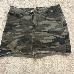Express camo skirt